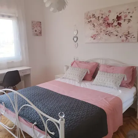 Amelia Apartment *