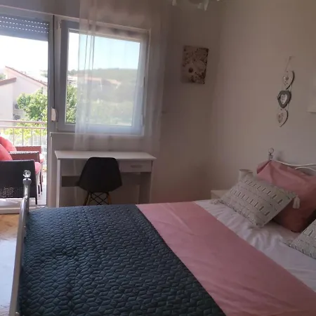 Amelia Шибеник